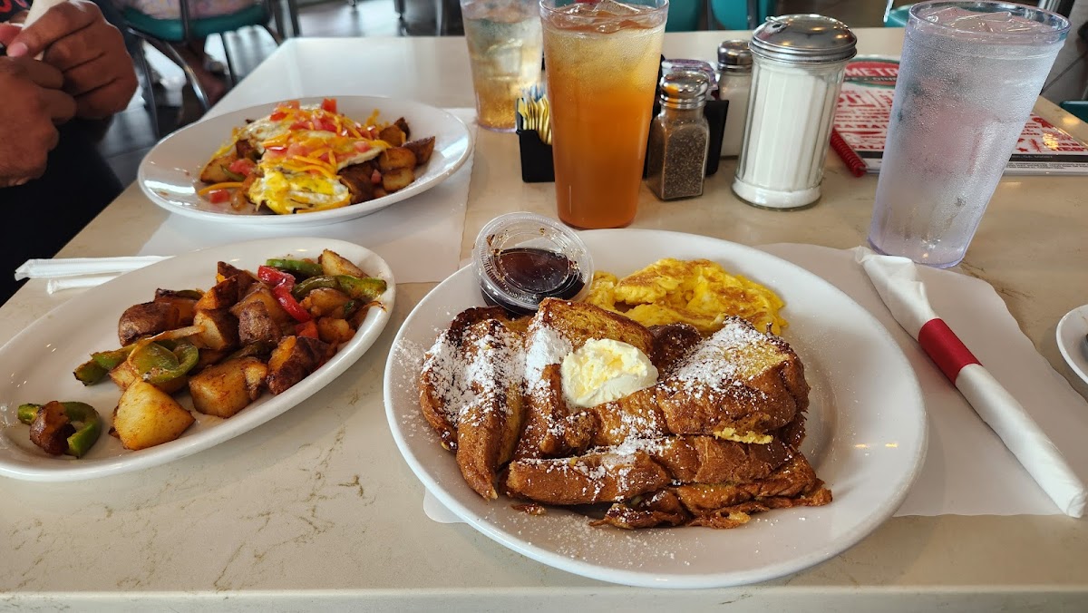 Metro Cafe Diner Photo 5