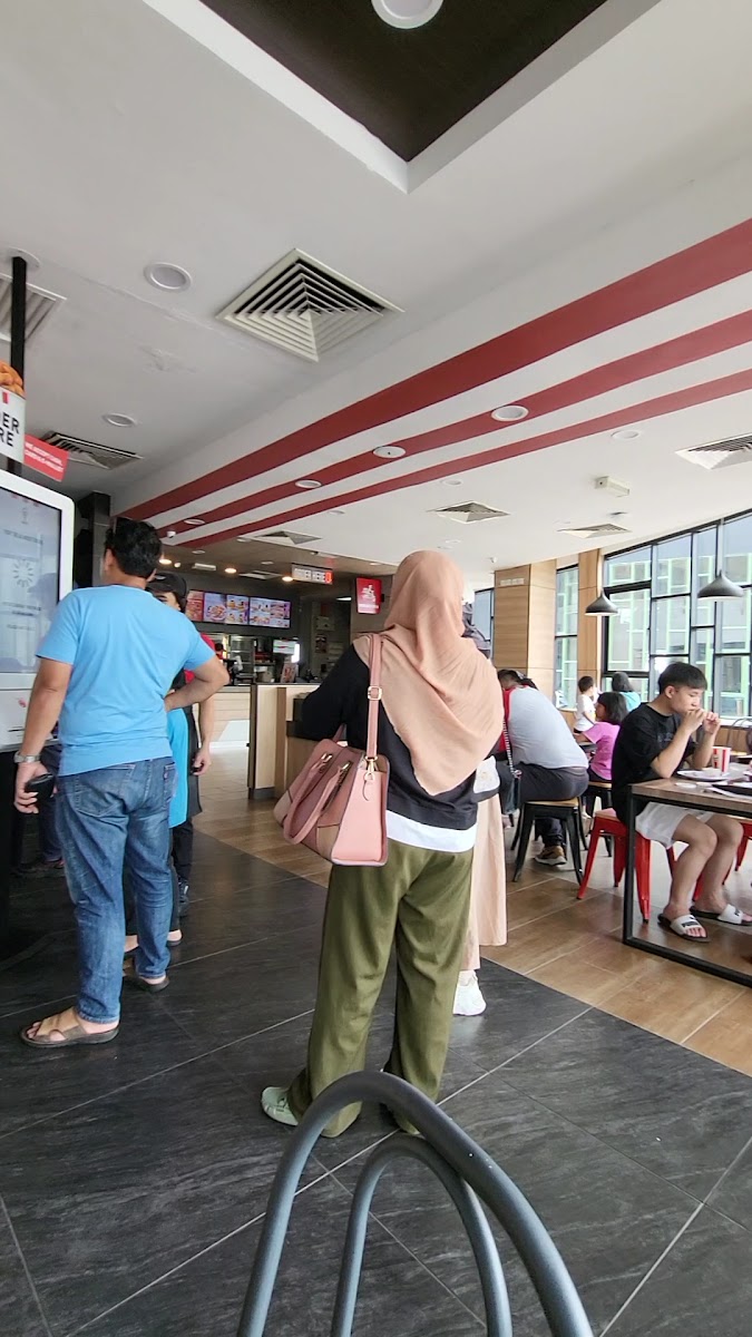 KFC Taman Selera Drive Thru Photo 2
