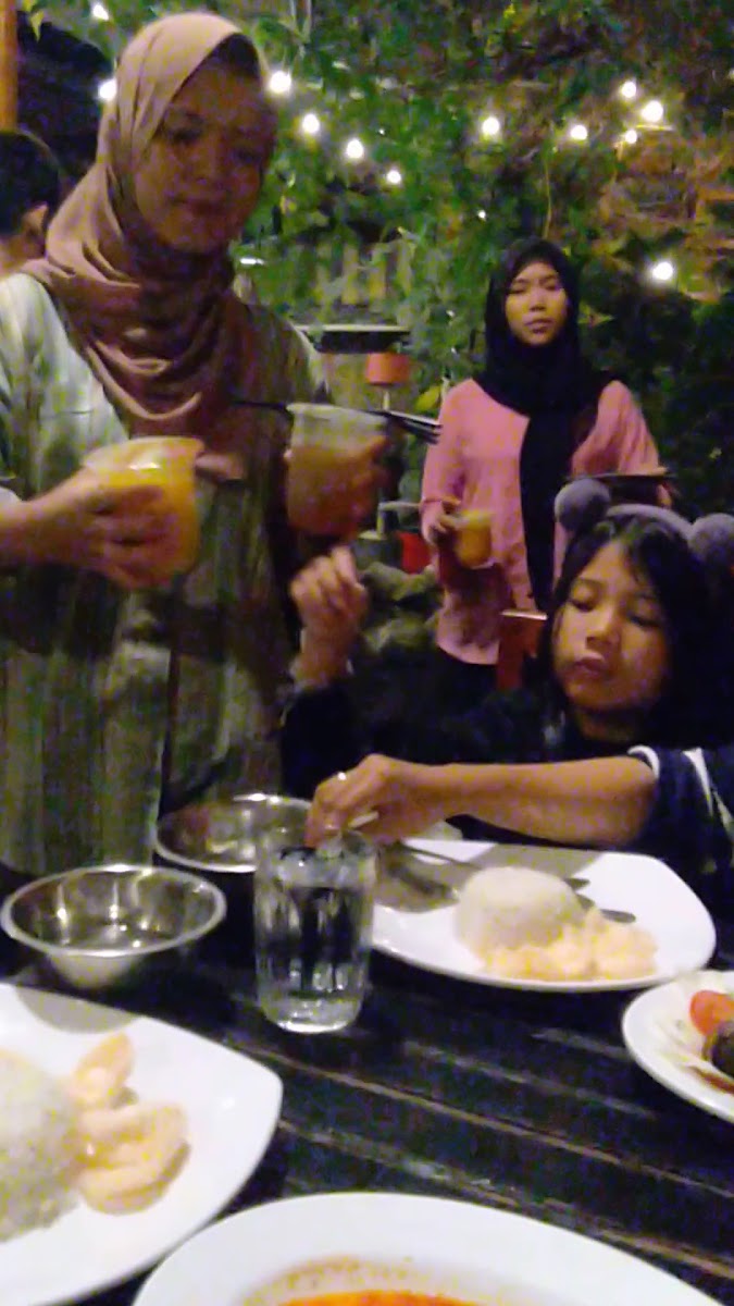 Sirappak Cafe & Resto Photo 2