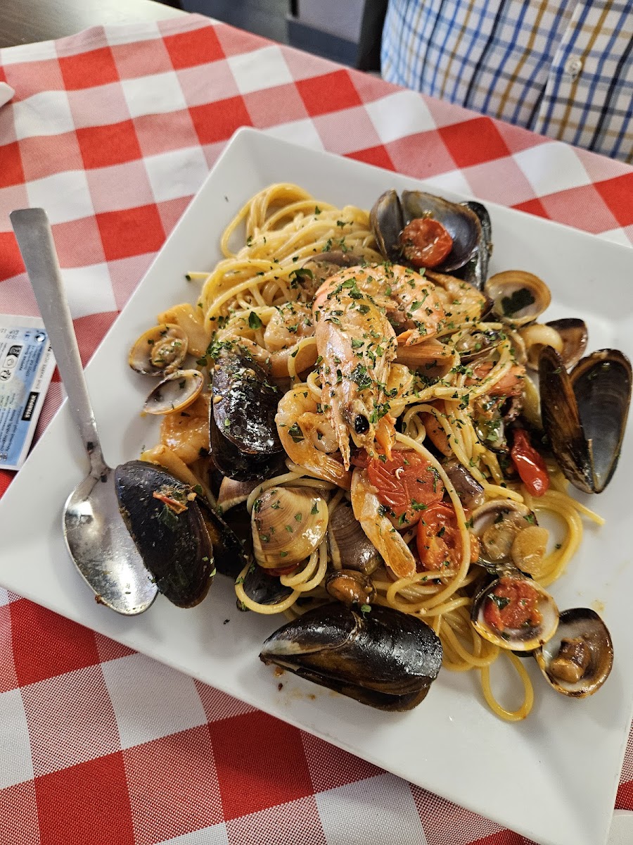 Trattoria Pizzeria Casa Nostra Photo 4