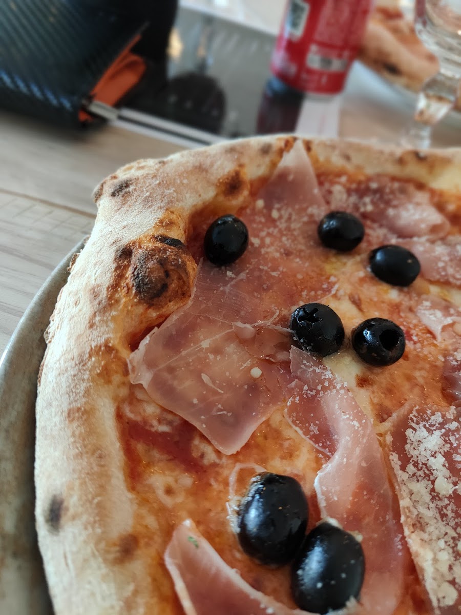 Pizzeria bella Photo 6