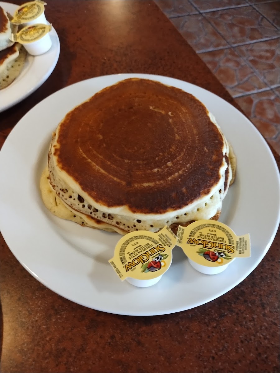 Ely's Breakfast Restaurant & Burgers Photo 8
