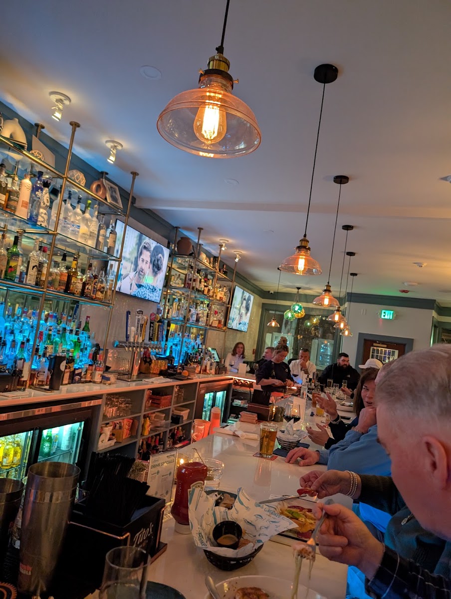 Hooked Bar & Grill Photo 7