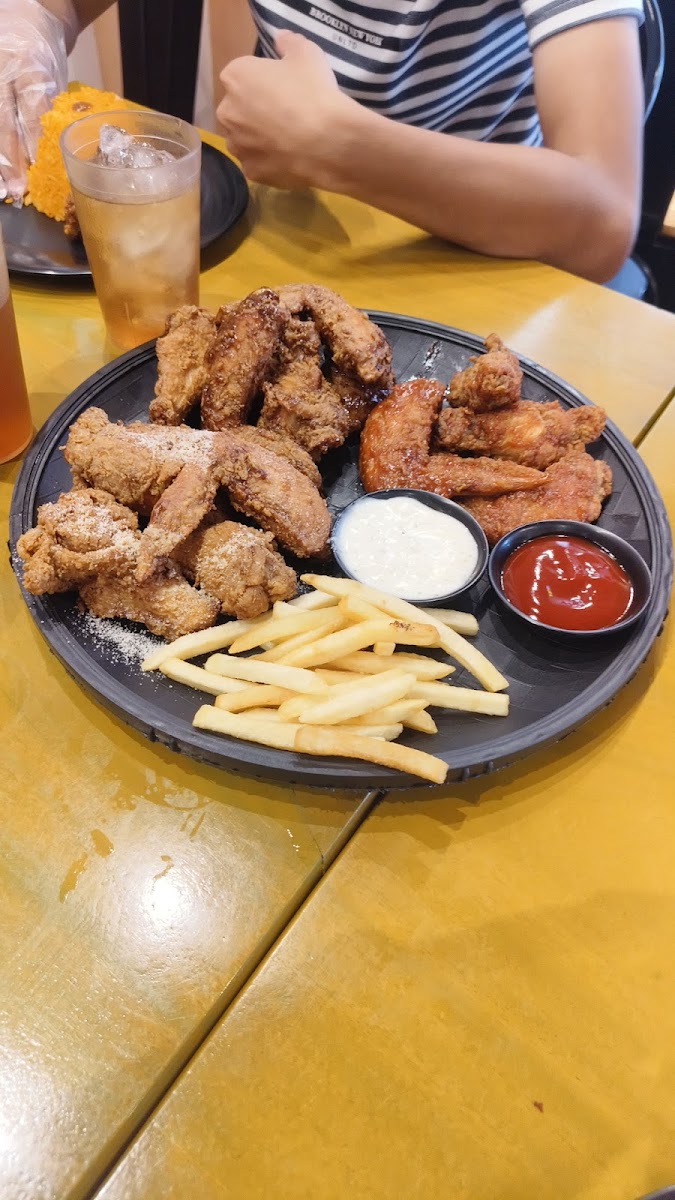 Wings District Photo 6