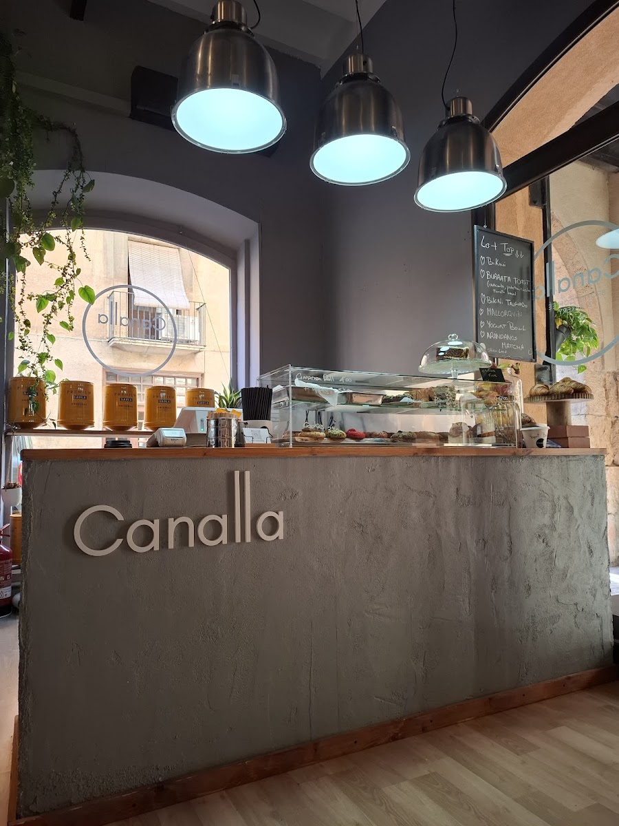 Canalla Broken Coffee&Bakery