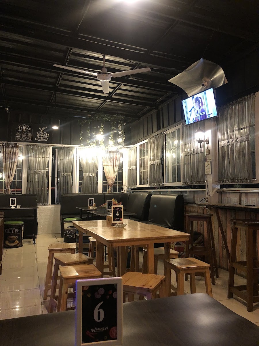 Cafe Warunk Nongkronk 89