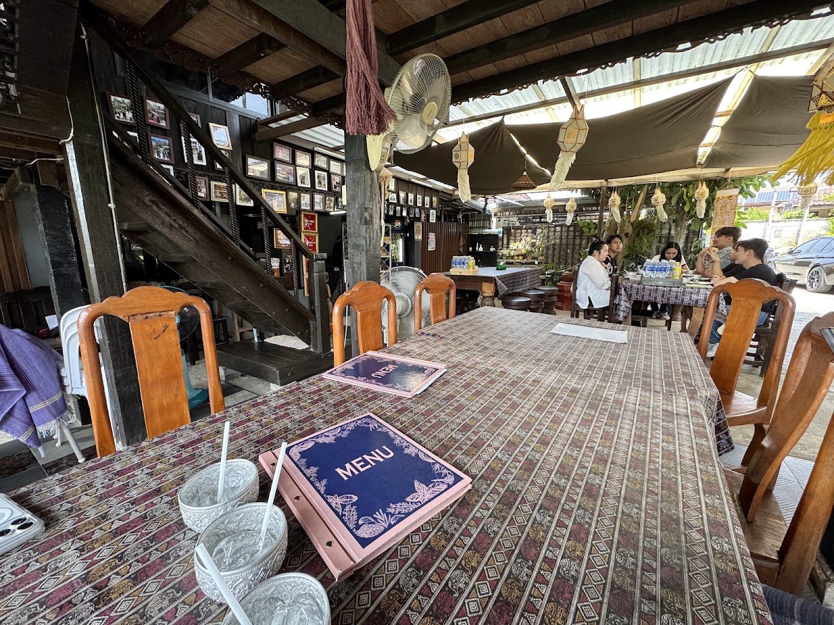 Krua Lawng Khao 穀倉廚房 Photo 3