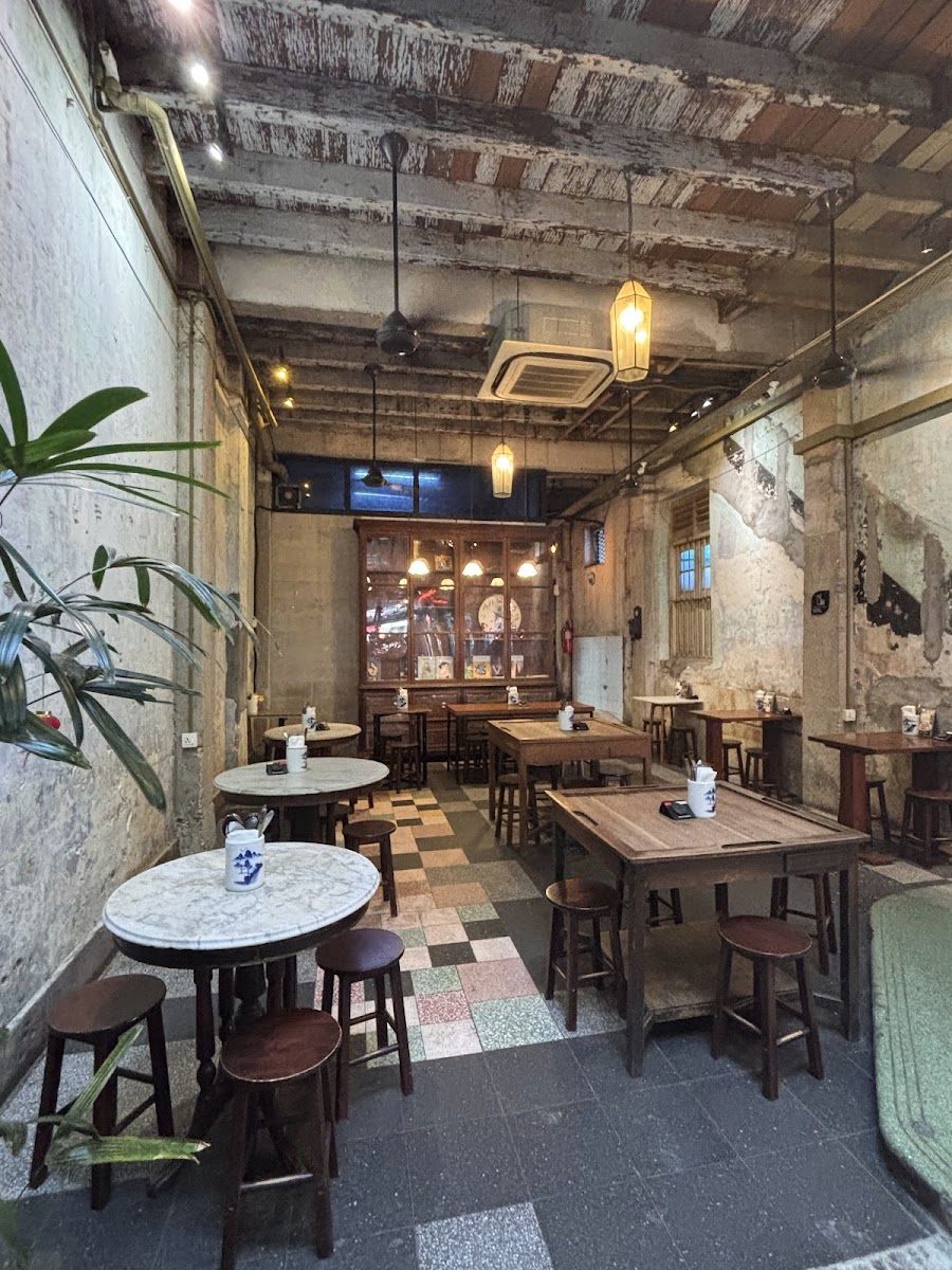 leaf & co. cafe