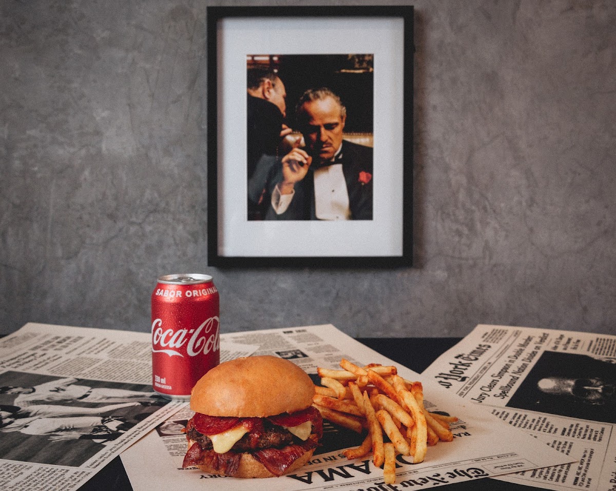 Brooklyn SWAG & Burgers Laureles Photo 10
