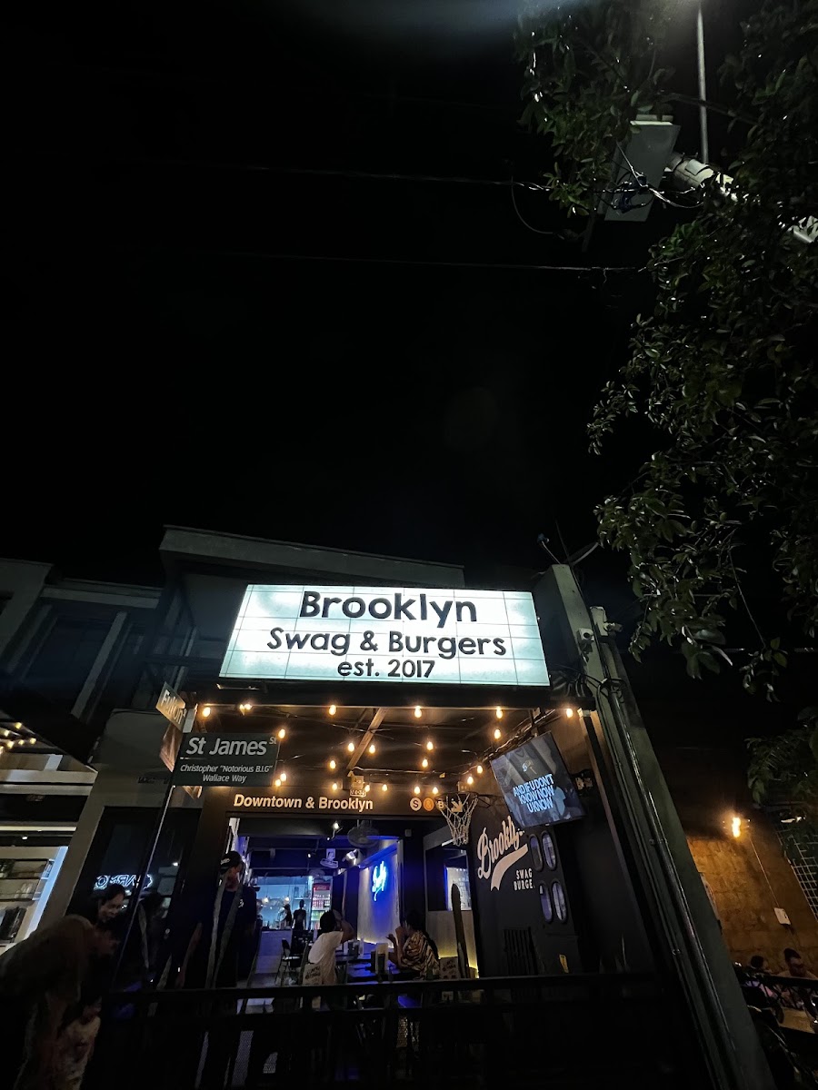 Brooklyn SWAG & Burgers Laureles Photo 4