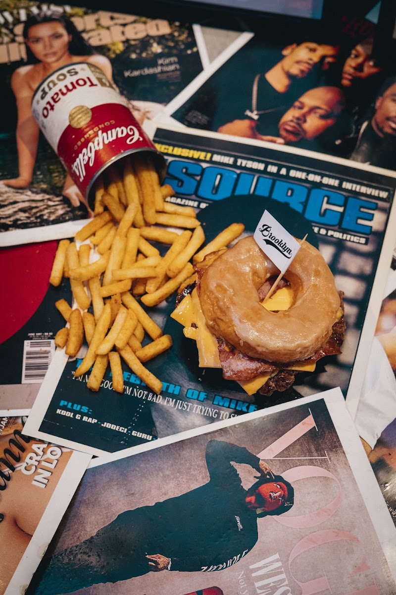 Brooklyn SWAG & Burgers Laureles Photo 9