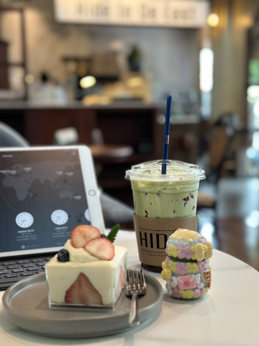 Cafe Hide In De East Photo 10