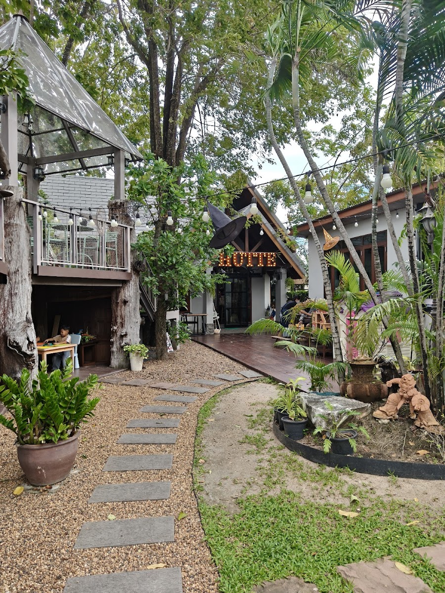 Cafe Hide In De East Photo 4
