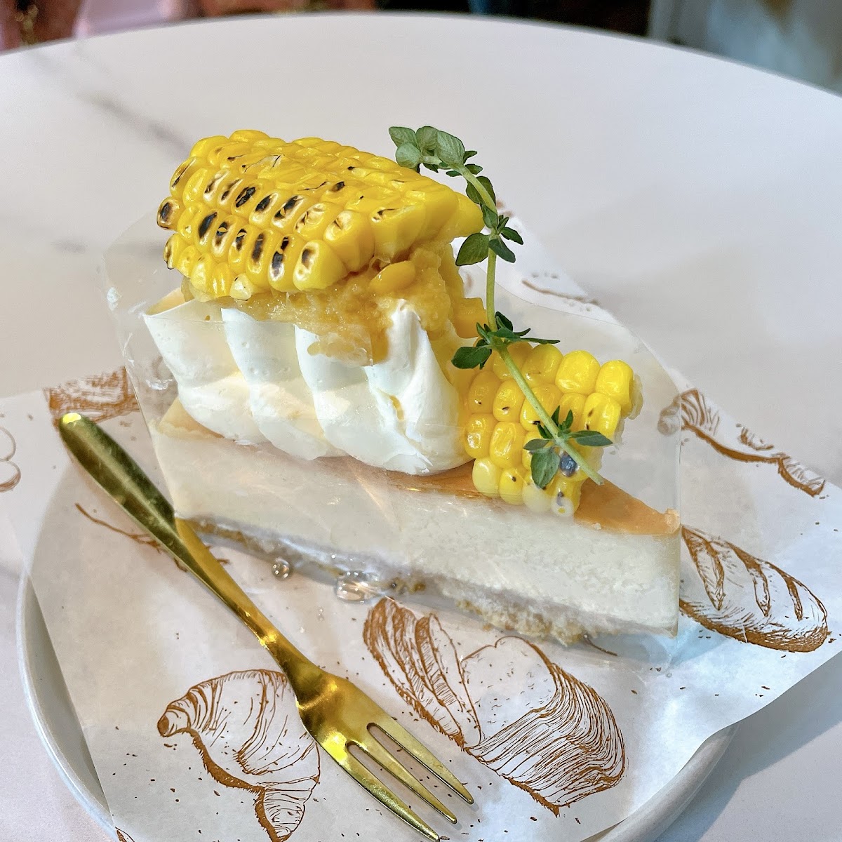 Cafe Hide In De East Photo 5