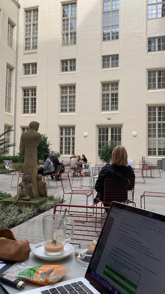 Café in der Staatsbibliothek zu Berlin