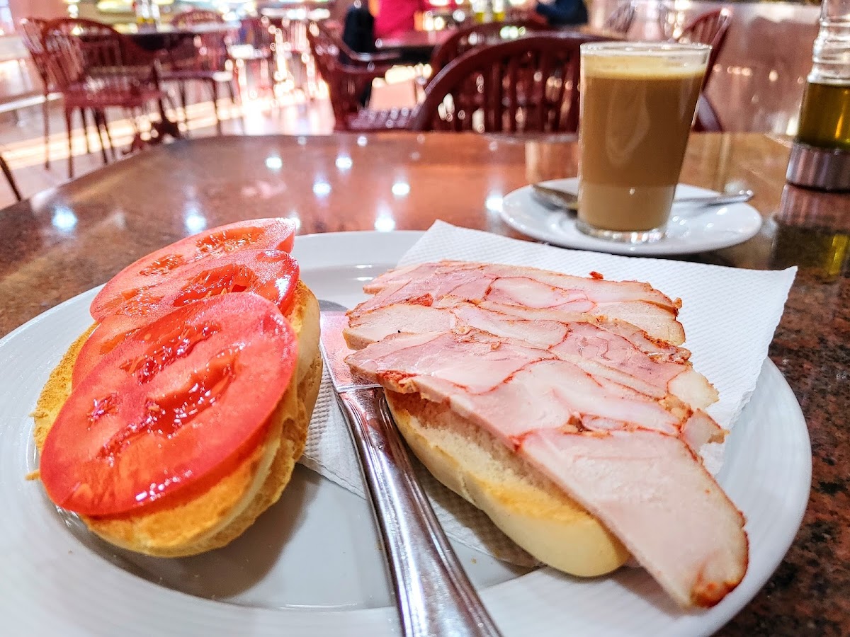 Cafetería Gran Vía Photo 2