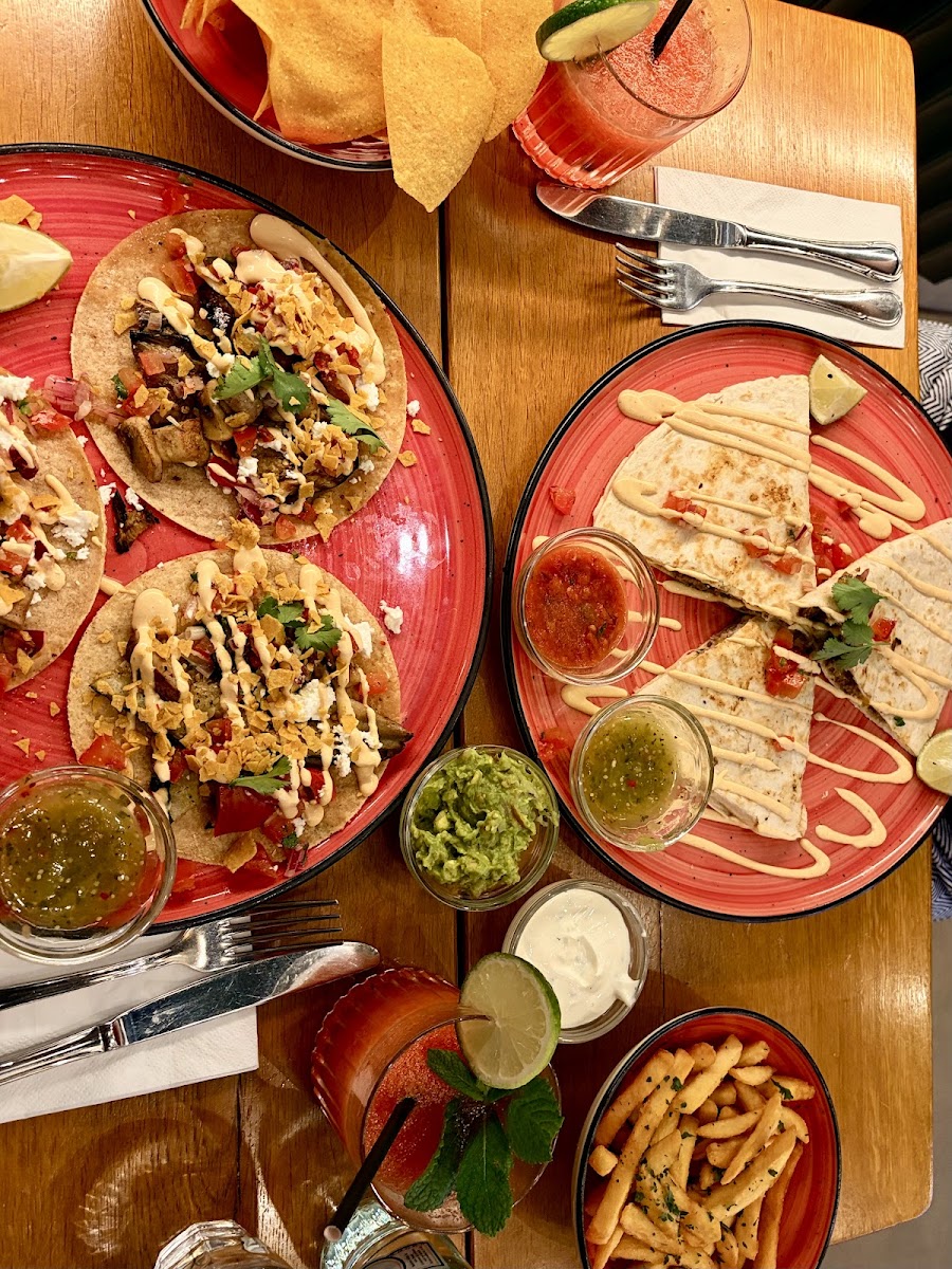 ALEJANDRO’S mexican kitchen & bar Photo 4
