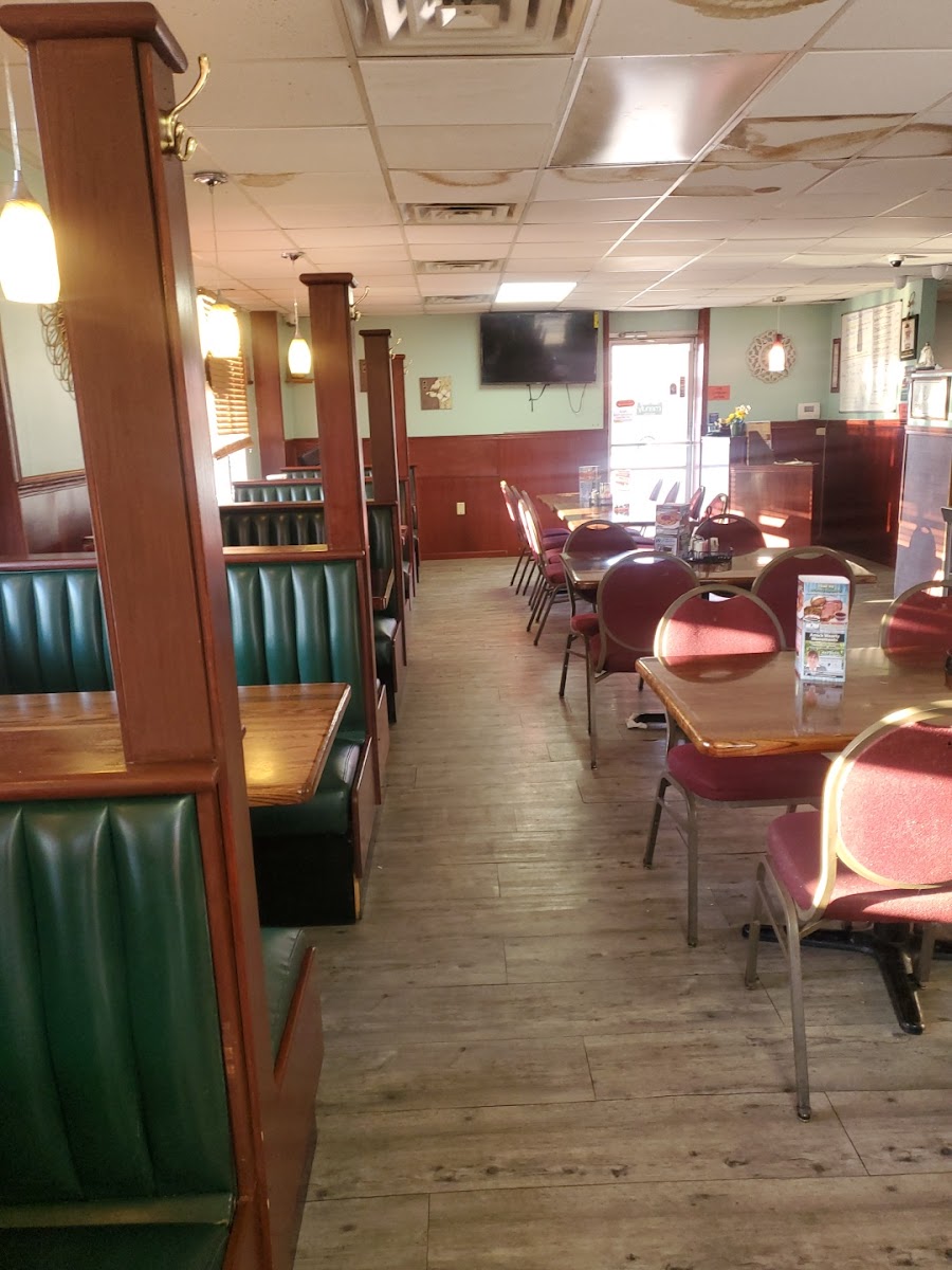 Nick's Restaurant Photo 4