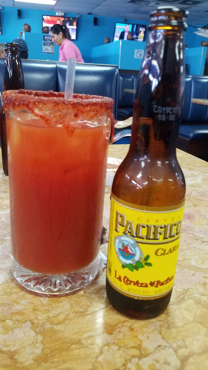 Mariscos Vuelve A La Vida Restaurant Photo 8