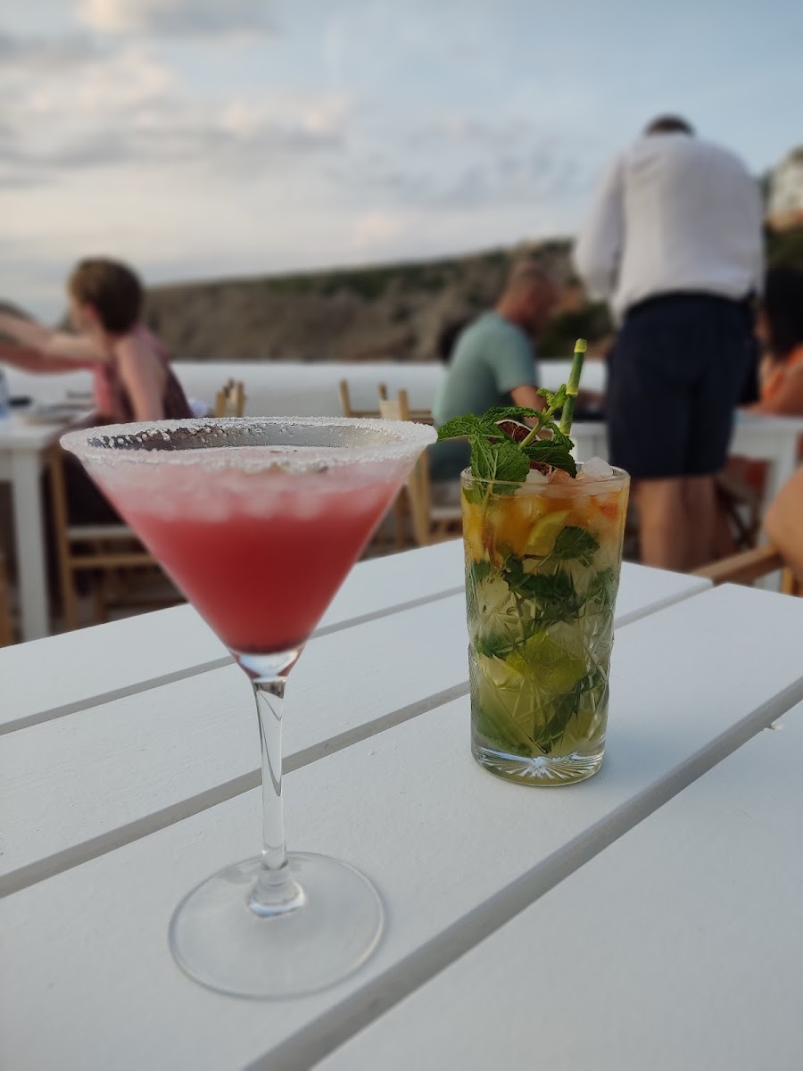 Ivette Beach Club Photo 9