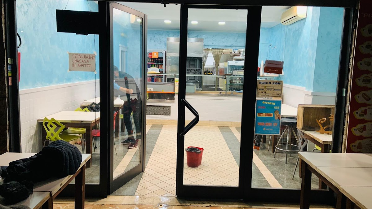 İstanbul pizzeria kebab piazza San benedetto