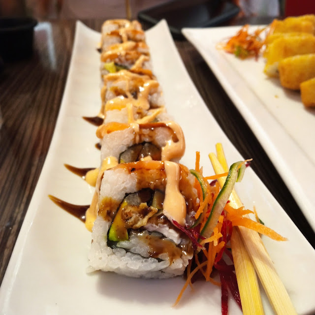 Especial Camarón Philadelphia Y Ensalada de Cangrejo