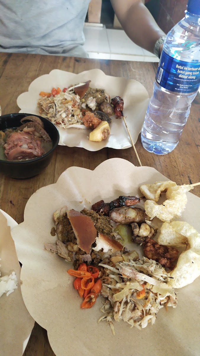 Warung Babi Guling Sari Bhuana Photo 4