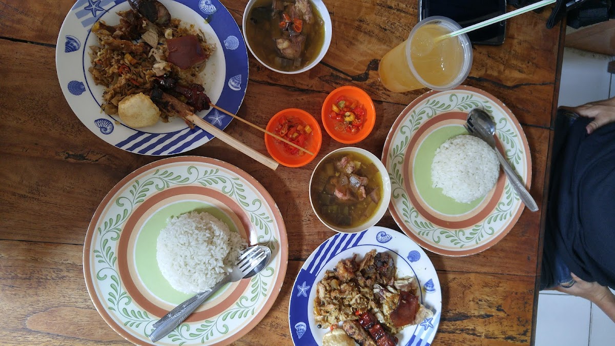 Warung Babi Guling Sari Bhuana Photo 9