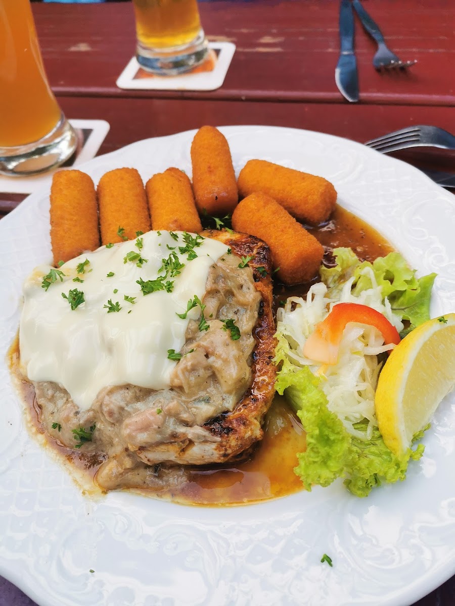 Gaststätte und Pension 'Zum Obstler' Photo 6