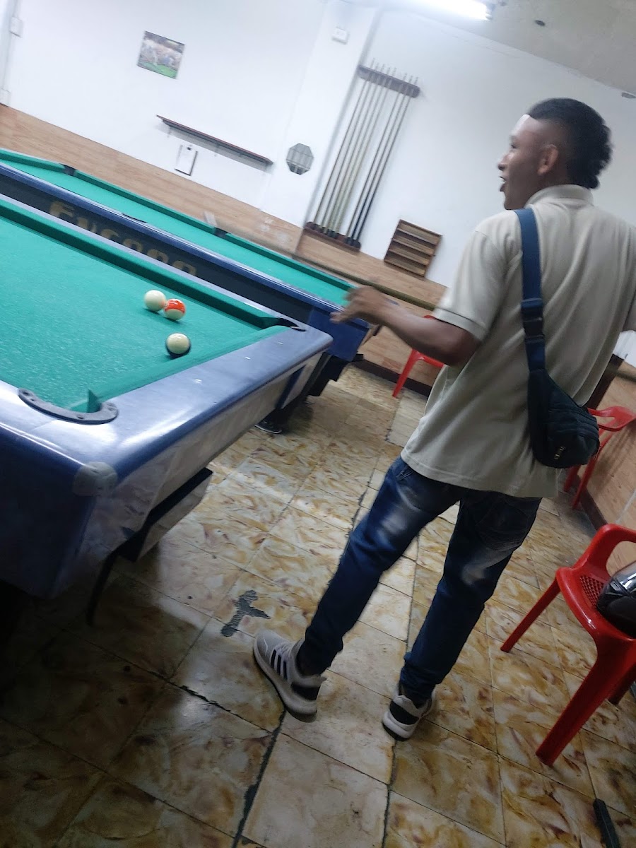 El Esquinazo