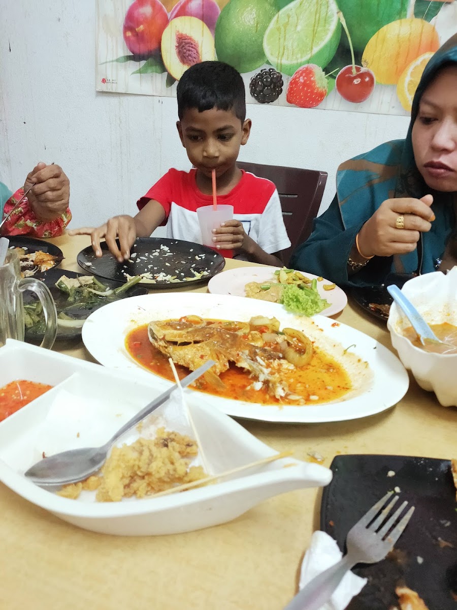 Kafe Sungai Batu Photo 4