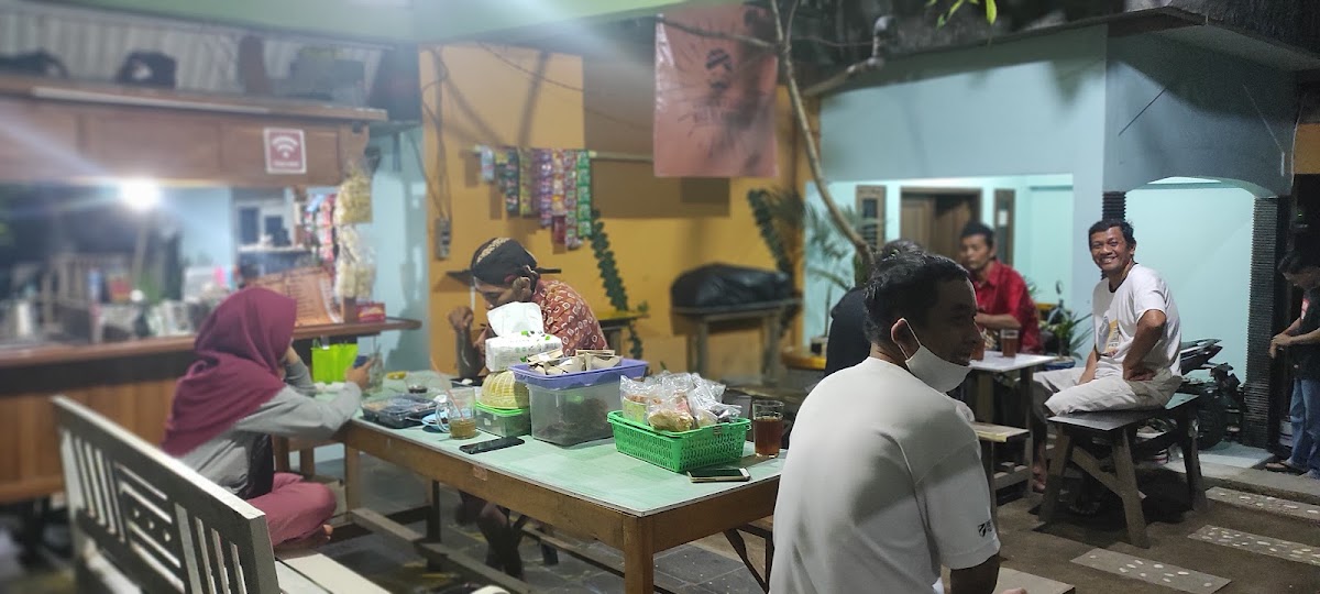 Kedai Mas blangkon Photo 3