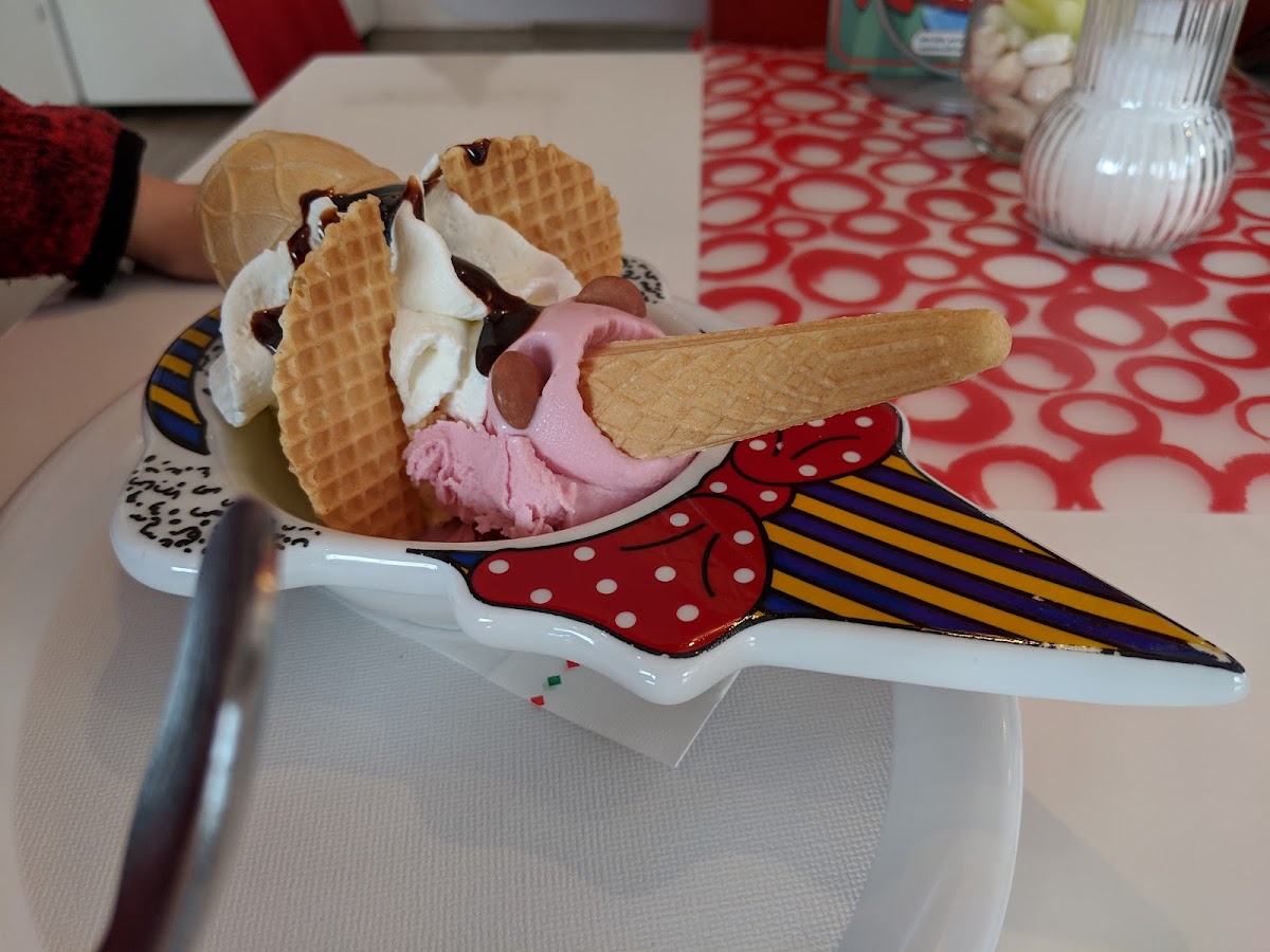 Roberto's Cafe Wennel ice Photo 8