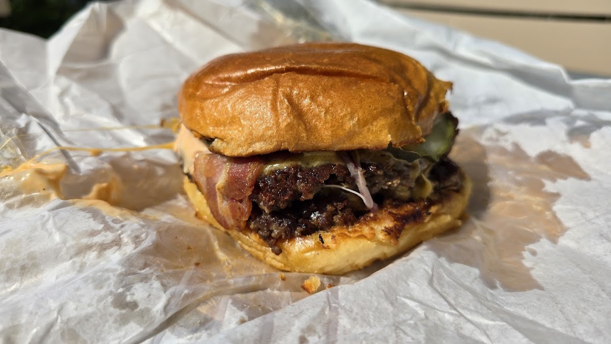 Sold Out Burger Photo 4