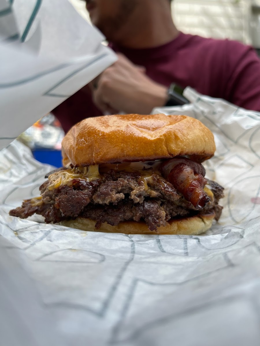 Sold Out Burger Photo 8