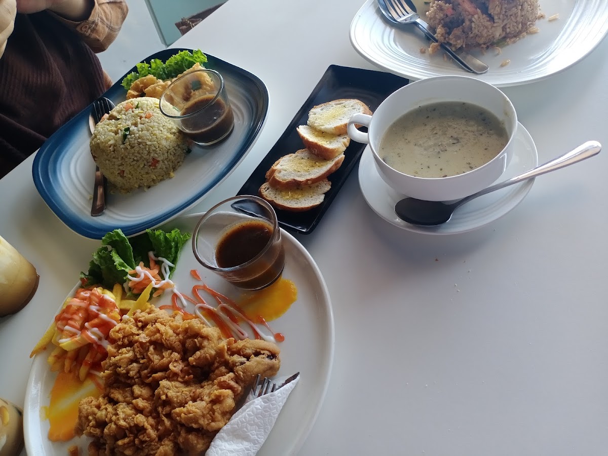Alabasta Cafe Photo 7