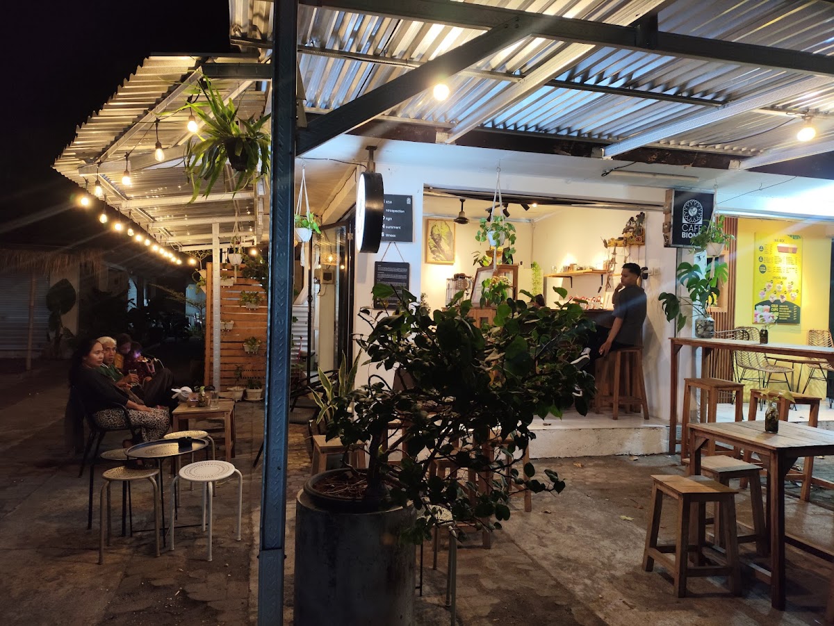Cafe BIONS