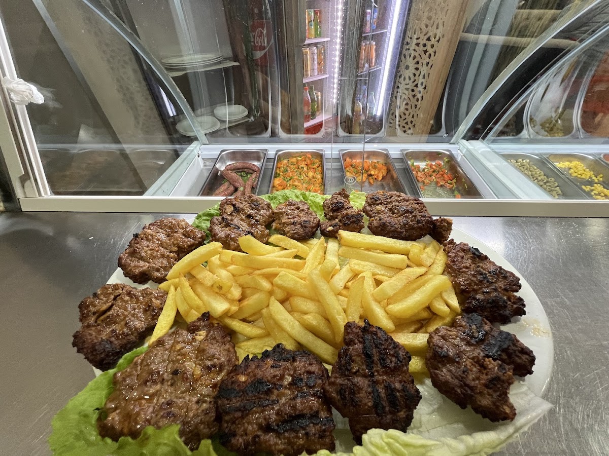 RESTAURANTE HALAL SNACK L’stany Photo 3