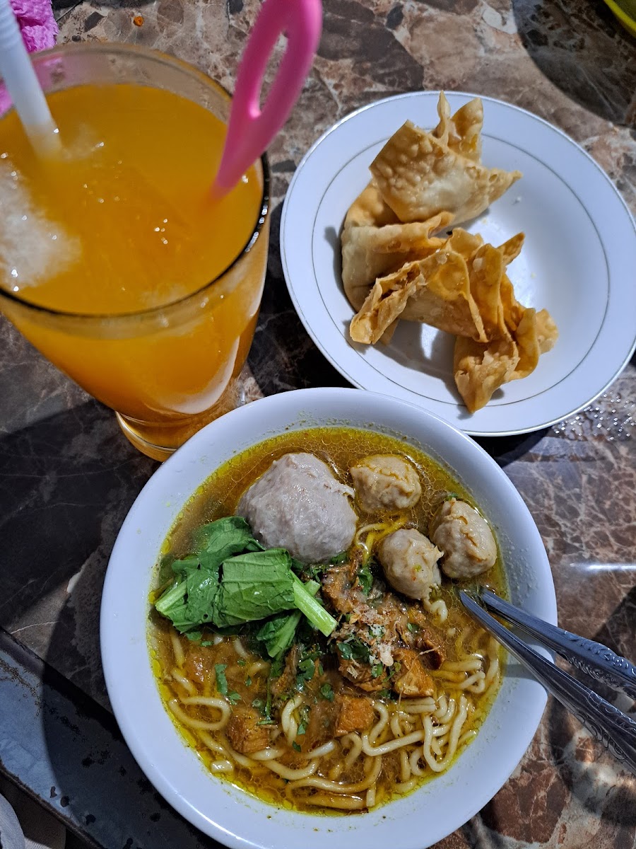 Bakso Tasik Kayuombun