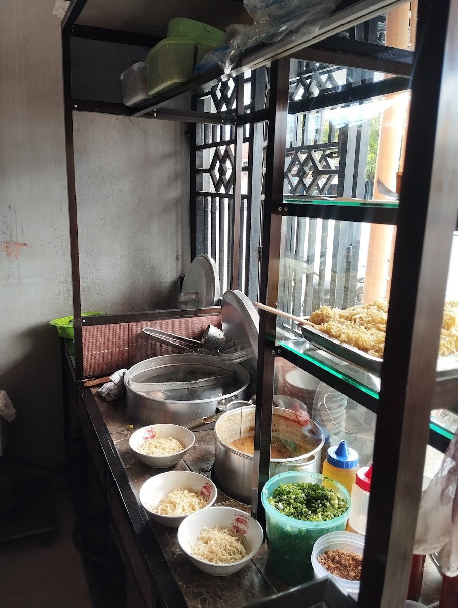 Bakso Tasik Kayuombun Photo 2