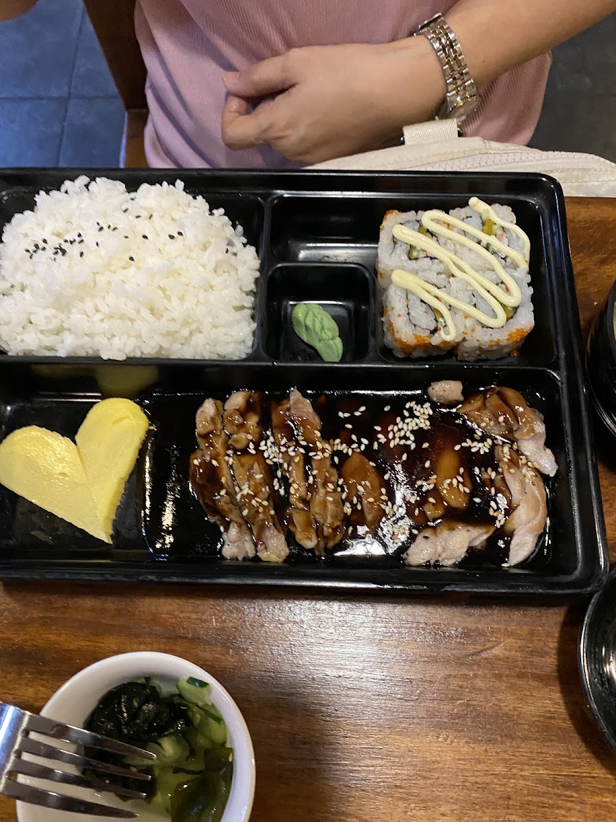 Overtones-Ito Sushi Bar and Japanese Restaurant Photo 8