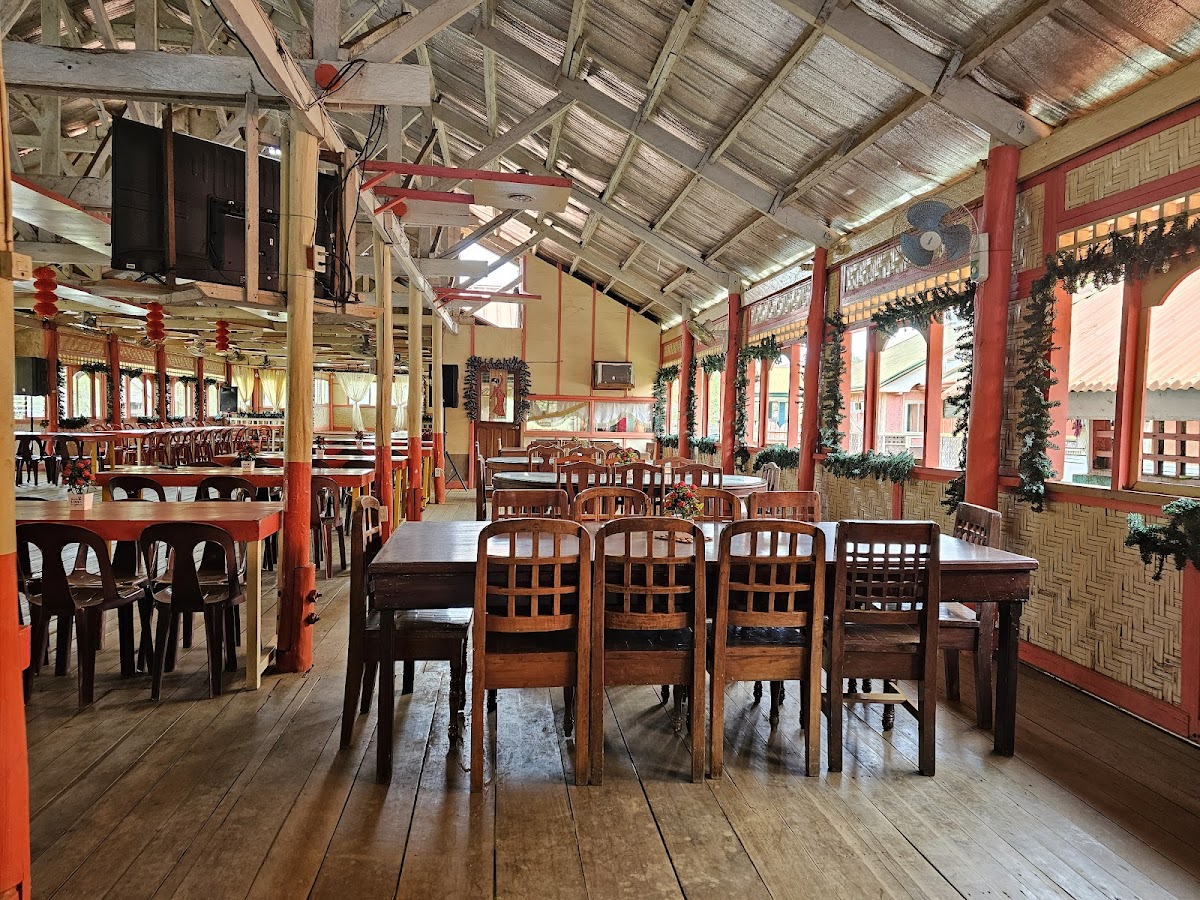 JC2 Seafoods Haus