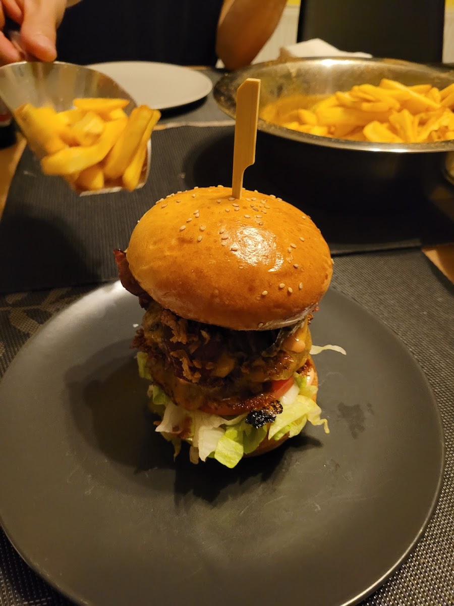 Orlando's Burger Photo 3