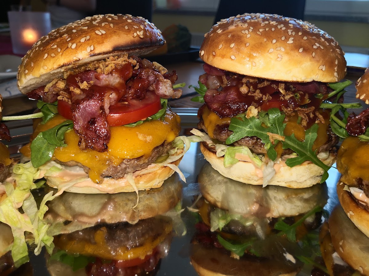 Orlando's Burger Photo 4