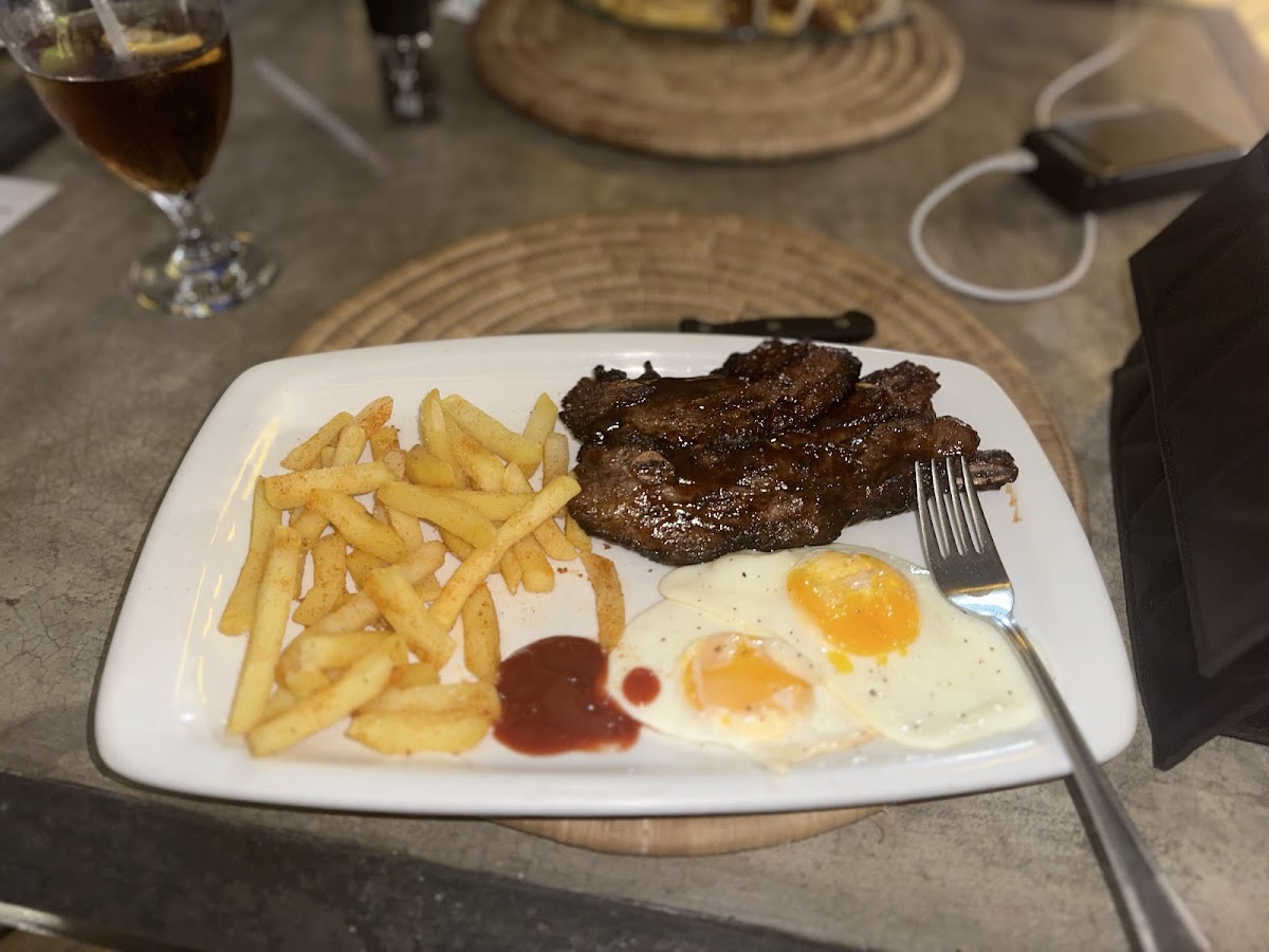 Monya's Restaurant Photo 2