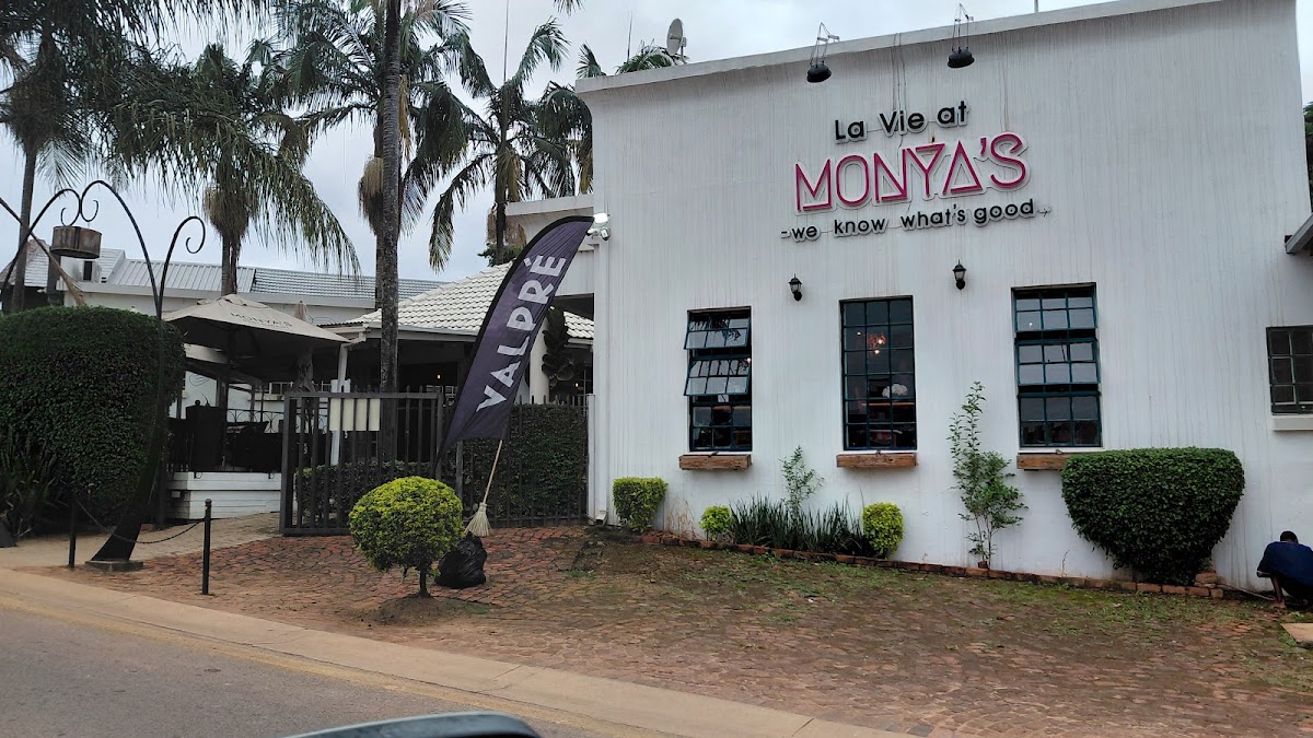 Monya's Restaurant Photo 3