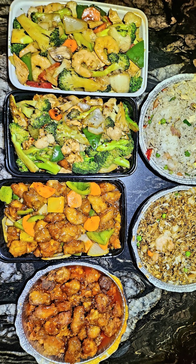 Man Wah House Chinese & Canadian Food Photo 7