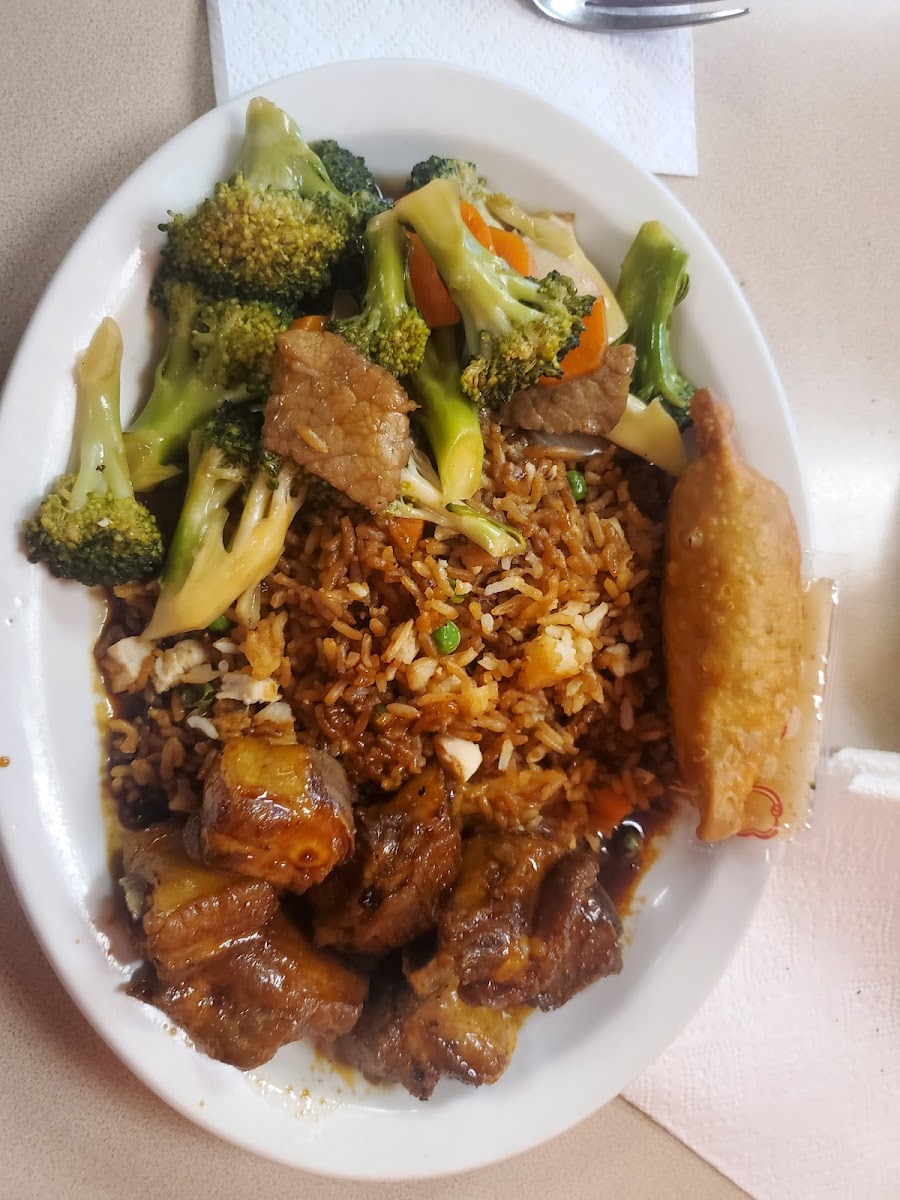 Man Wah House Chinese & Canadian Food Photo 9