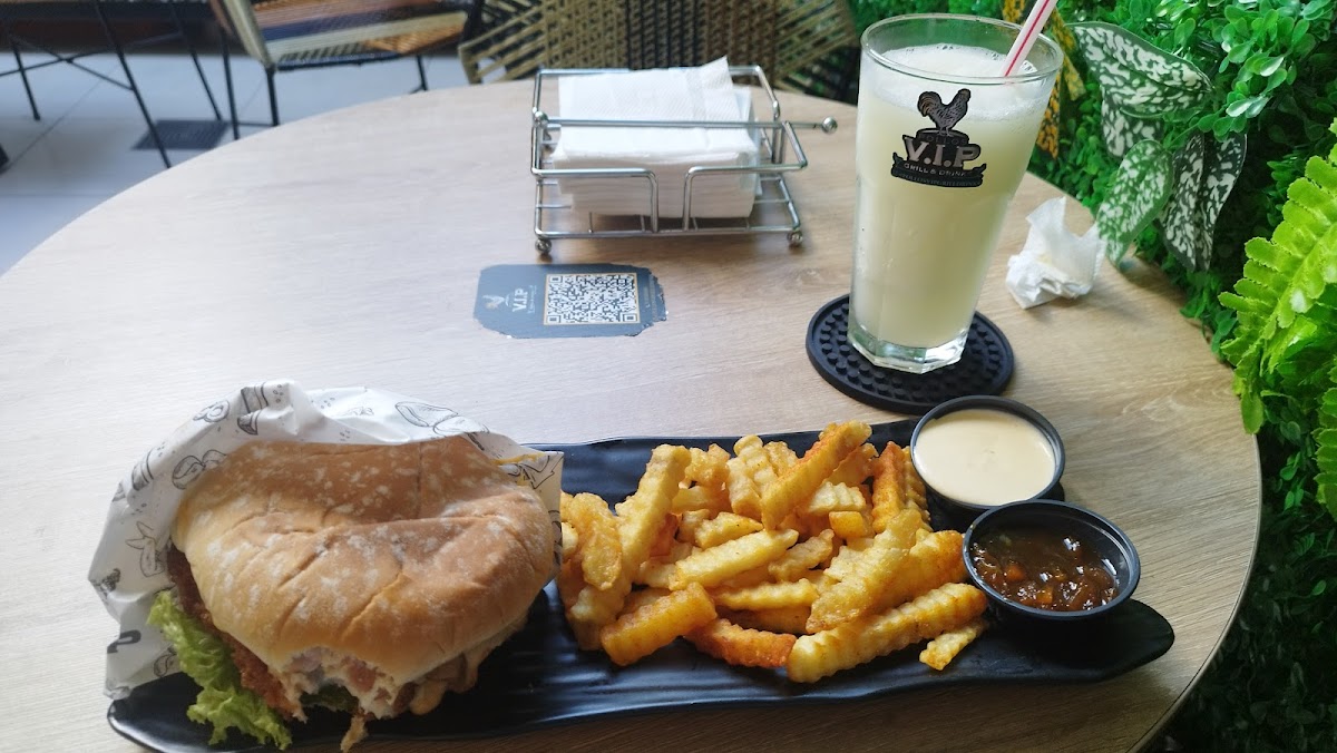 POLLOS VIP GRILL&DRINKS Photo 5