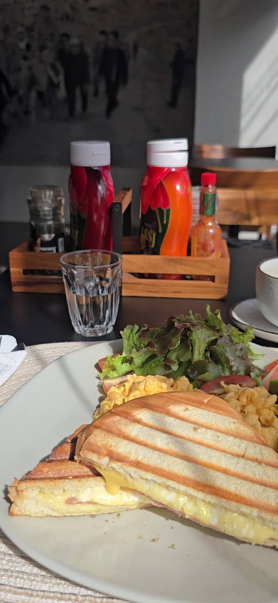HERE COFFEE AND EATERY Photo 2